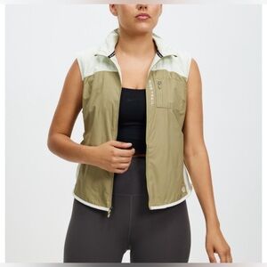 Nike Trail Repel Women's Trail Running Vest Neutral Olive Tan Sz S (FD0231) $110